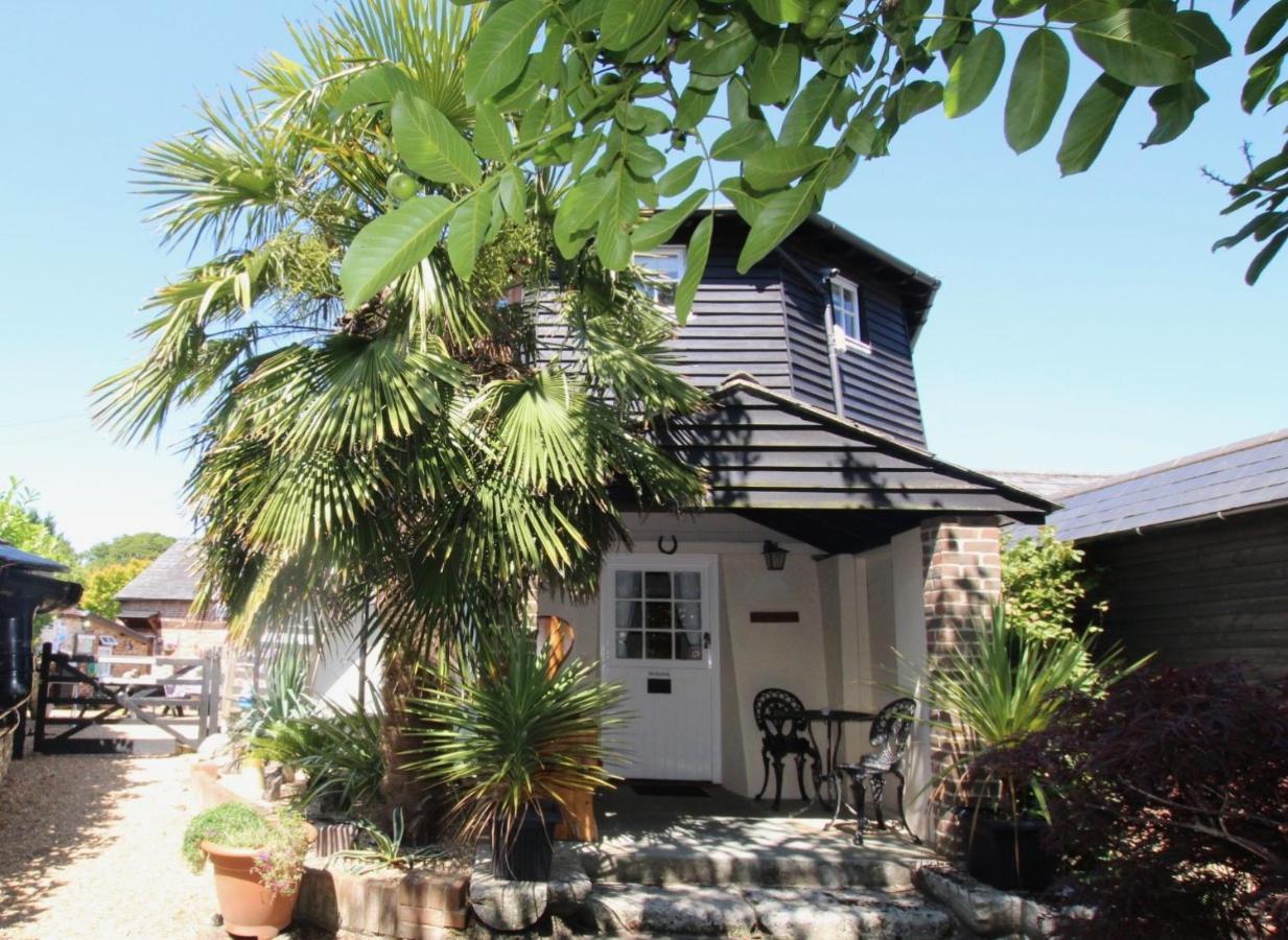 Hunston Mill Self Catering Dog Stay For Free Chichester Buitenkant foto