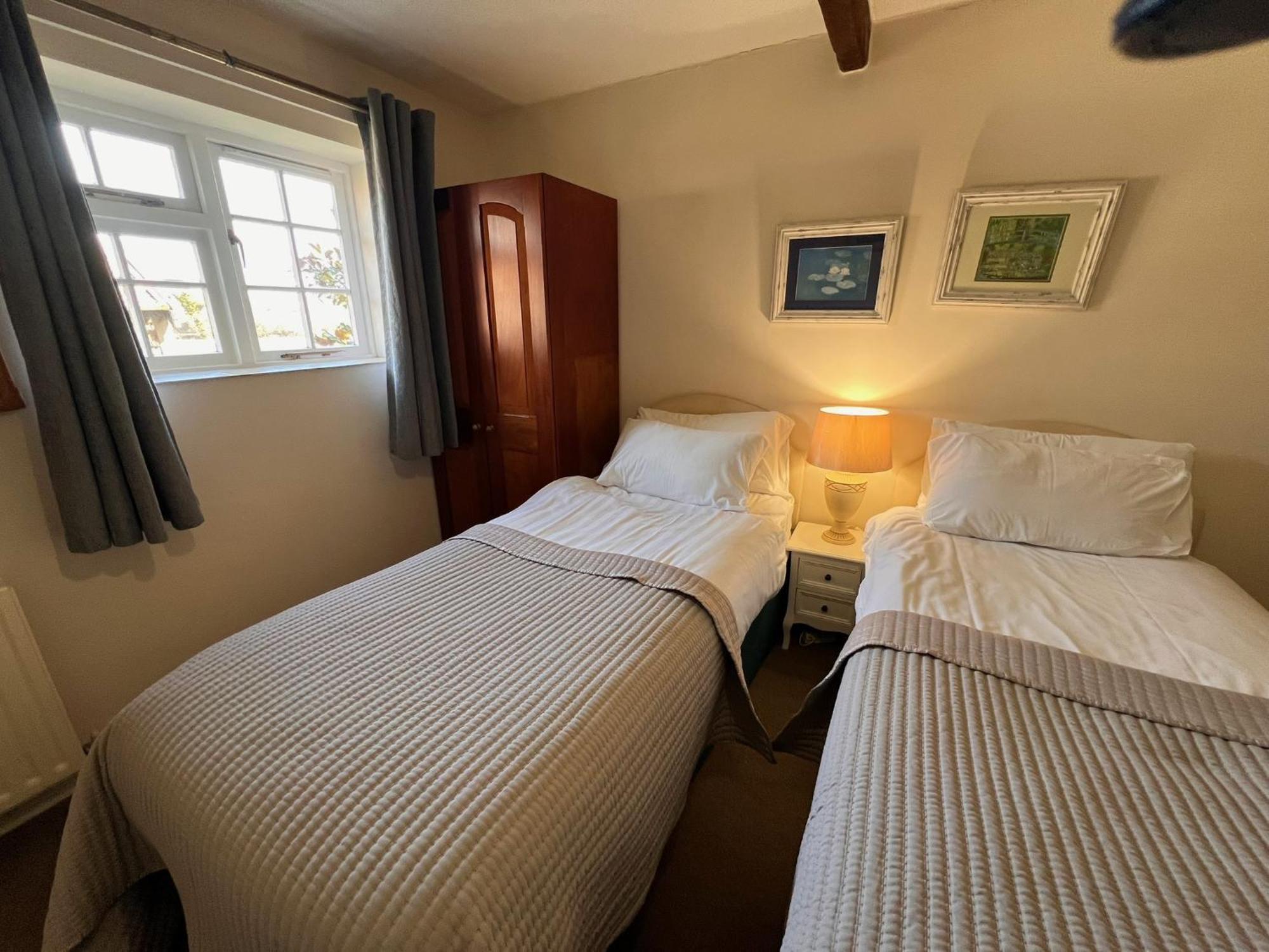 Hunston Mill Self Catering Dog Stay For Free Chichester Buitenkant foto