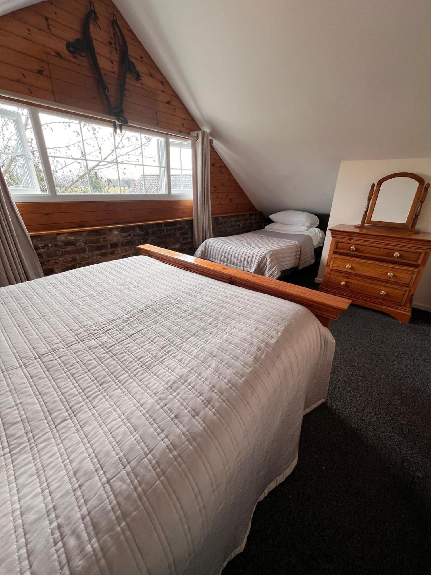 Hunston Mill Self Catering Dog Stay For Free Chichester Buitenkant foto