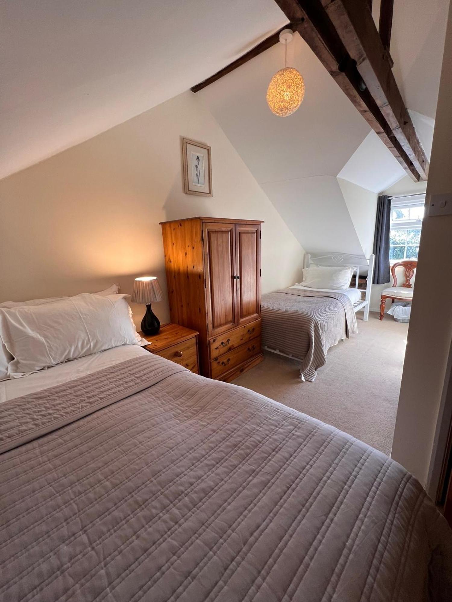 Hunston Mill Self Catering Dog Stay For Free Chichester Buitenkant foto