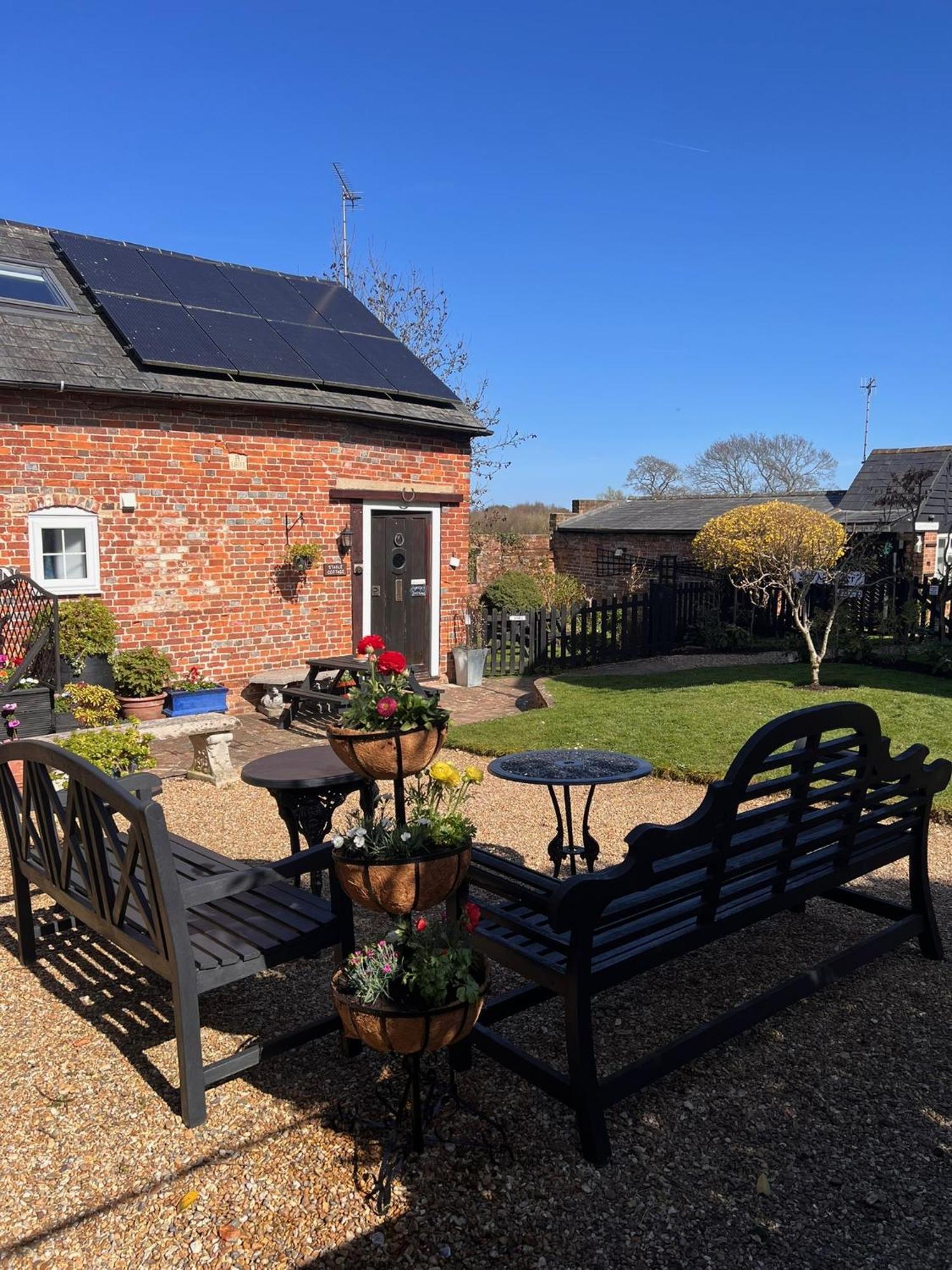 Hunston Mill Self Catering Dog Stay For Free Chichester Buitenkant foto