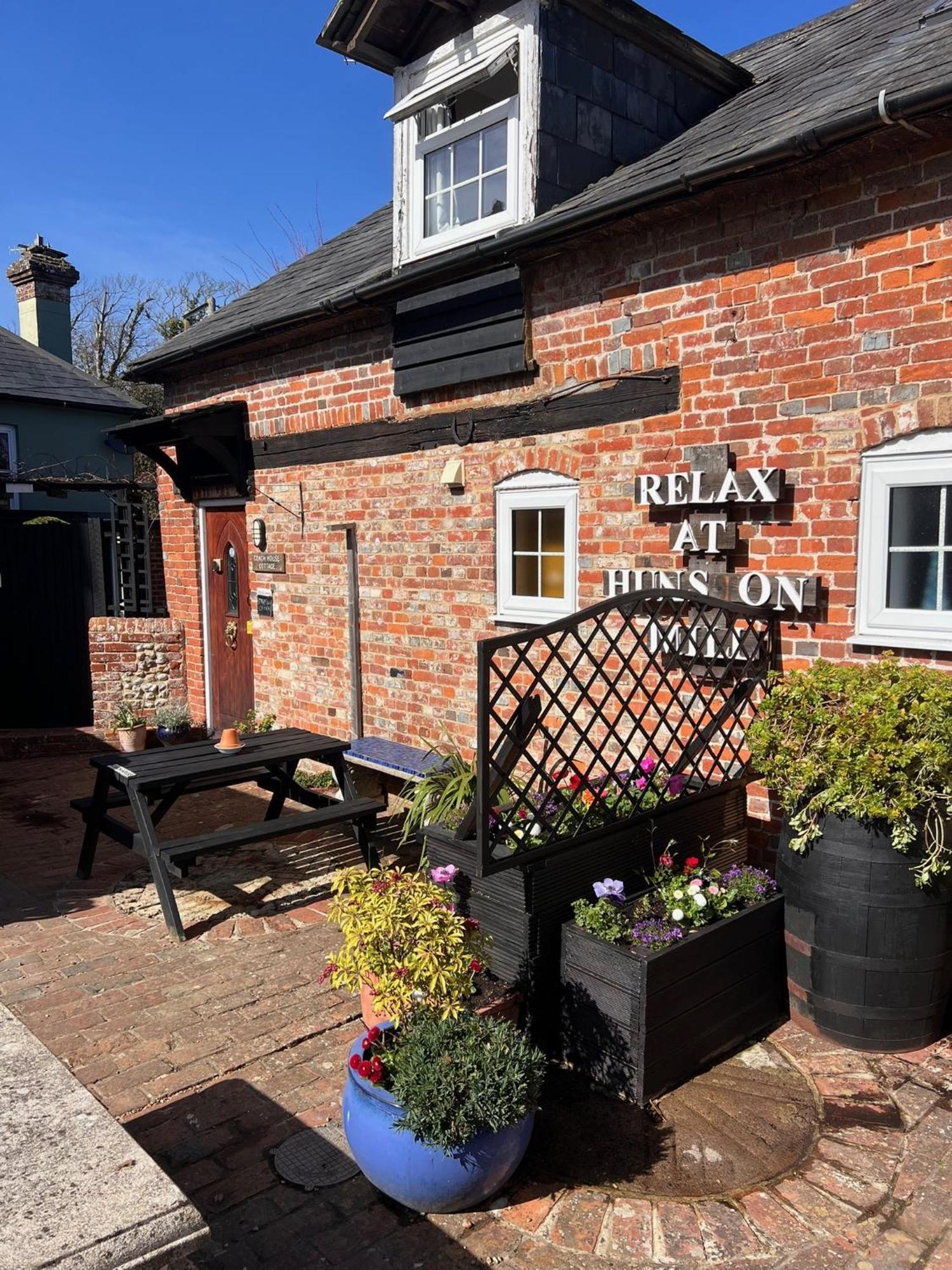 Hunston Mill Self Catering Dog Stay For Free Chichester Buitenkant foto