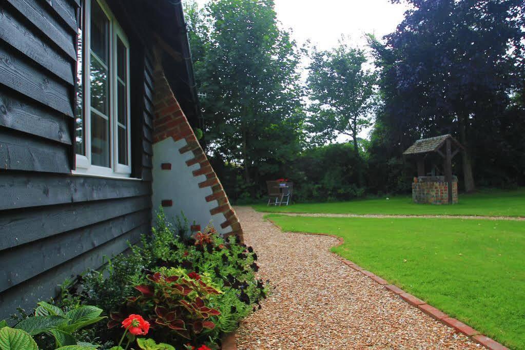 Hunston Mill Self Catering Dog Stay For Free Chichester Buitenkant foto