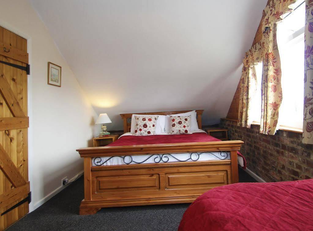 Hunston Mill Self Catering Dog Stay For Free Chichester Buitenkant foto